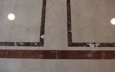 Mramorová dlažba s intarzií a bordurami