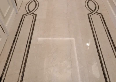 Mramorová dlažba s intarzií