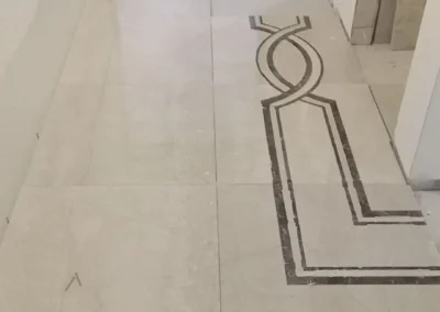 Mramorová dlažba s intarzií