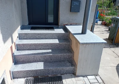 Žulový obklad schodiště