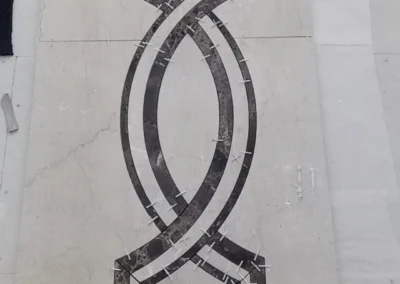 Mramorová dlažba s intarzií